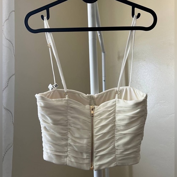 CLUB L LONDON RUCHED WHITE TOP - Picture 3 of 4